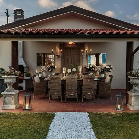 Annalisa Villa *